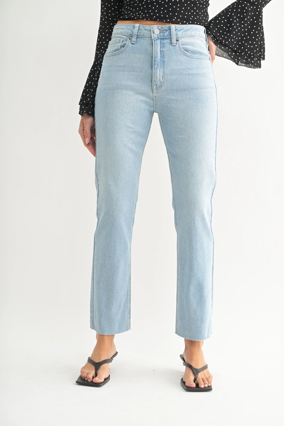 Light Cut Off Cropped Jean