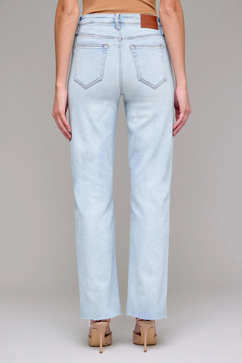 Hidden Light Wash Distressed Jean