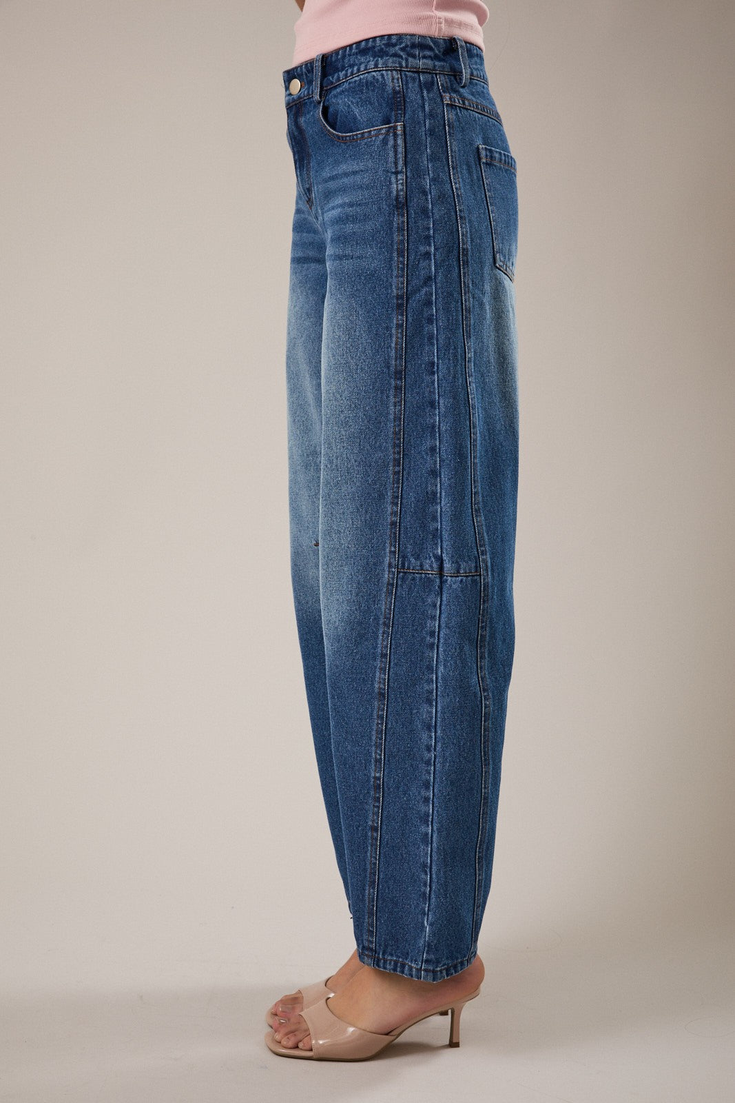 Mid Rise Seam Barrel Jean