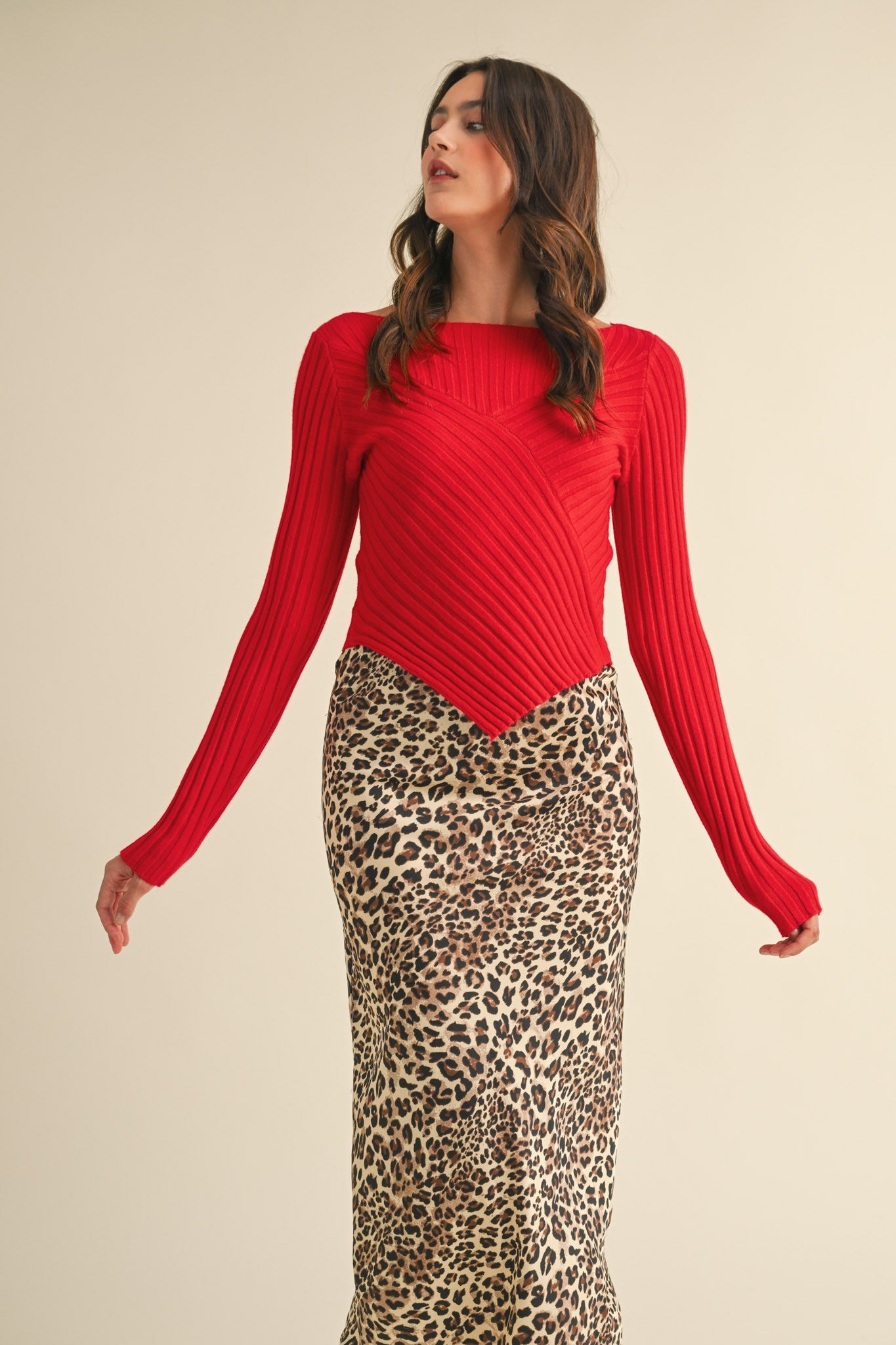 Pointed Hem Ribbed Sweater- Red